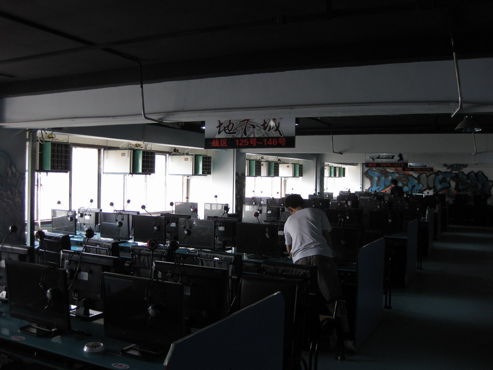 W(wng)mbh(hun){(dio)